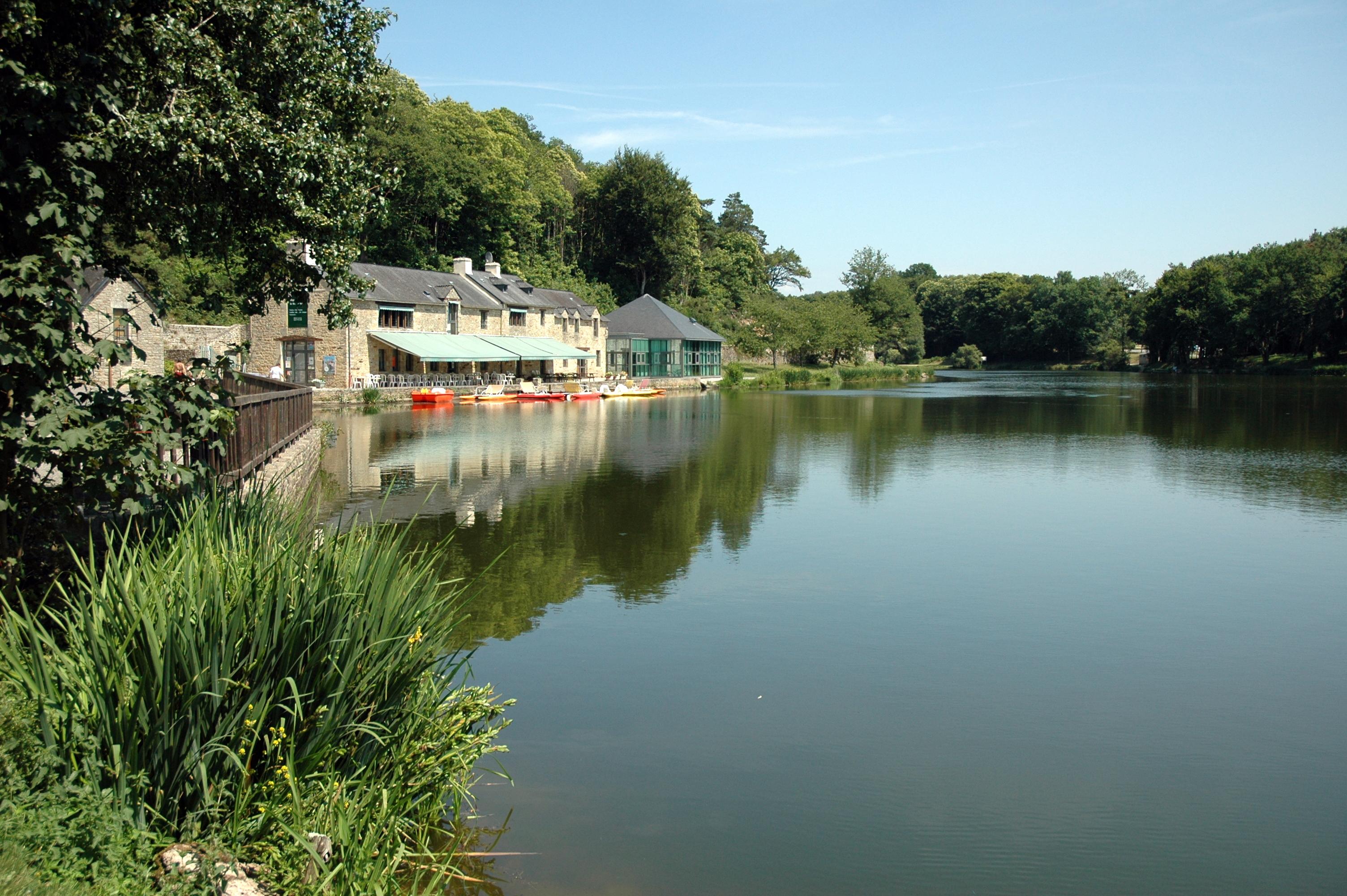 Terres De France - Le Domaine Du Moulin Neuf Hotell Rochefort-en-Terre Exteriör bild